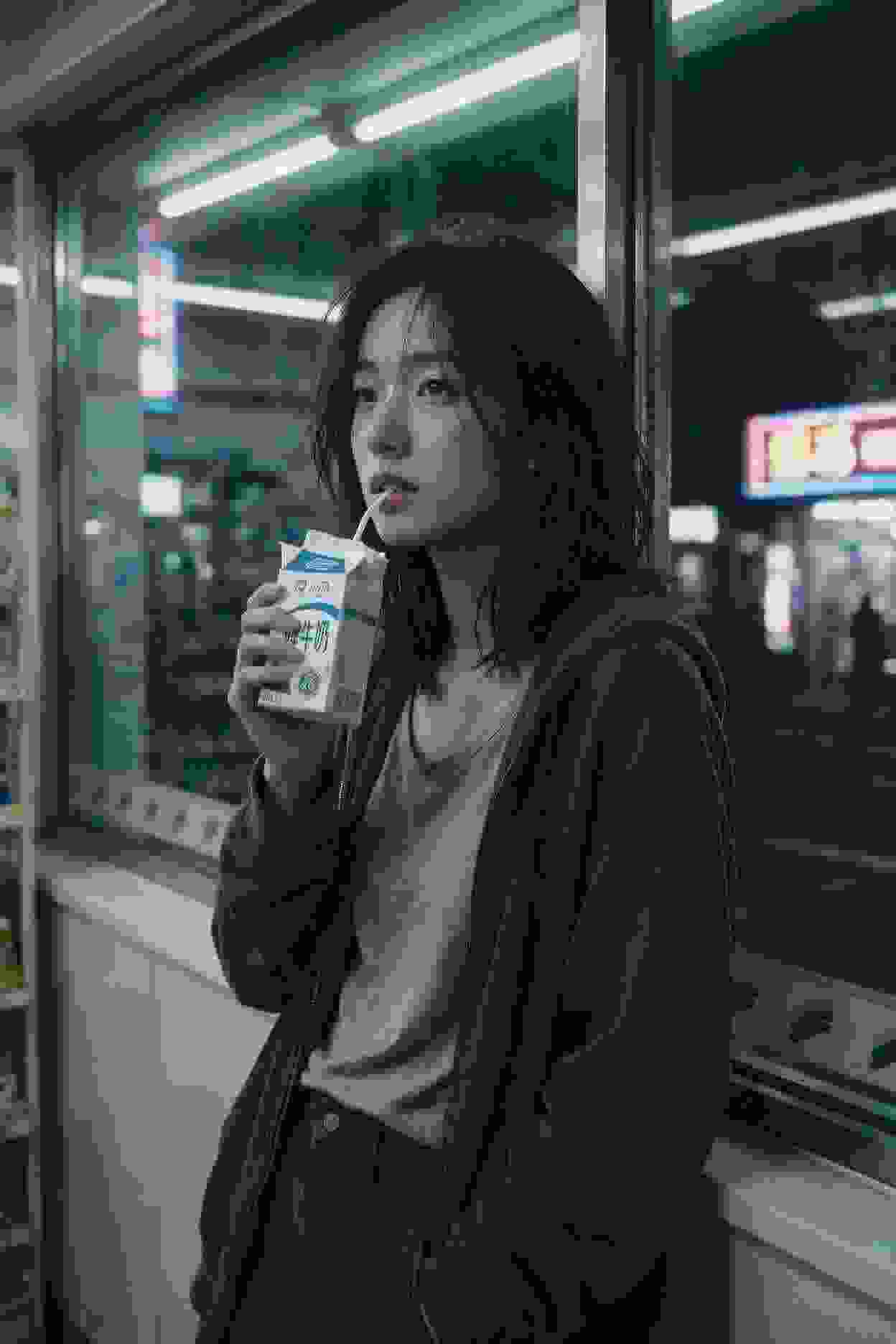小镇谍影